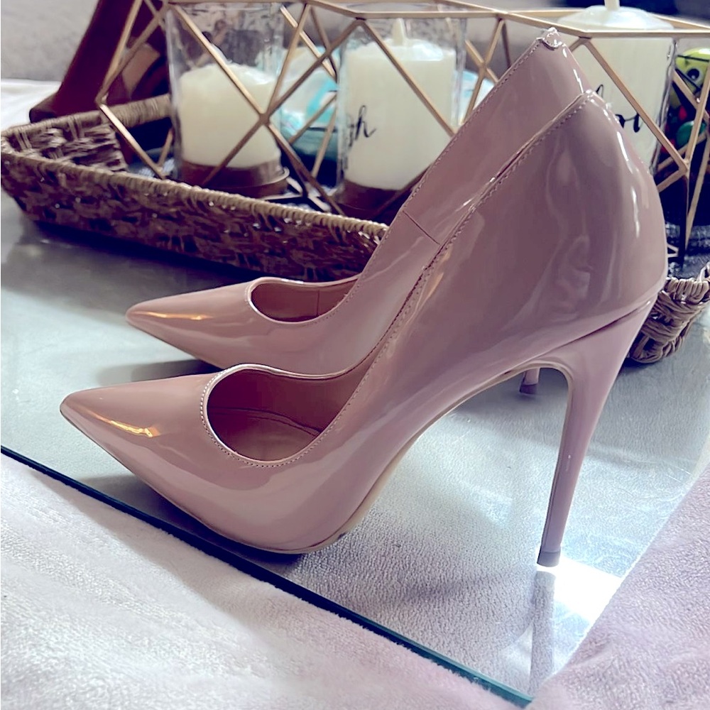 H&D Moda Española High Heels (Size US 10)